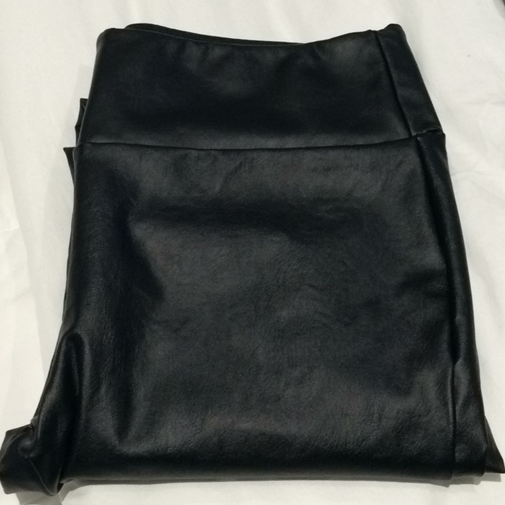 Kendall + Kylie Brand New Faux Leather Leggings